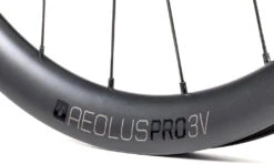 Paire De Roues PRO 3V - Freinage Disque (Centerlock) - Tubeless Ready - Corps Shimano 11s -Pédale Libre bontrageraeoluspro3vtlrdisc 27195 a alt2 copie