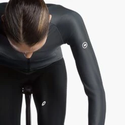 Assos UMA GT Spring Fall LS Jersey TorpedoGrey Femme -Pédale Libre main 12.24.298.70e 5555