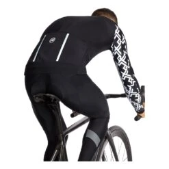 Assos MILLE GT Winter Jacket EVO Black Series Homme Noir 16 Assos MILLE GT Winter Jacket EVO Black Series Homme Noir -Pédale Libre main 328045 210307 7 fb2b