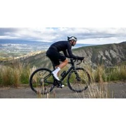 Pinarello X3 105 Di2 Fulcrum Racing 800 Rouge -Pédale Libre main 3360 resize 3027217a4f6d78eba4fd909126914ec2 a52d