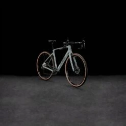 Cube Nuroad C:62 Pro Gris 12 Cube Nuroad C:62 Pro Gris -Pédale Libre main 680300 P 00 2024