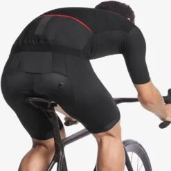 Assos EQUIPE RS Aero SS Jersey Homme Noir -Pédale Libre main ASSOS 11.20.278.13 35 copie 4084