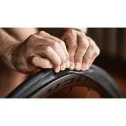 Bontrager Pneu R3 Hard-Case Lite 700x25C TLR Noir -Pédale Libre main BT20 WEB PDP R3 02 8 5 2020 6eef