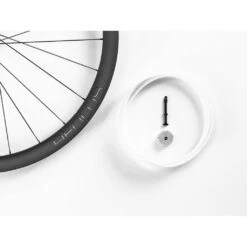 Bontrager Roue Arrière Aeolus Pro TLR 37mm - Freinage Disque CL - Corps 11V SS 10 Bontrager Roue Arrière Aeolus Pro TLR 37mm - Freinage Disque CL - Corps 11V SS -Pédale Libre main BontragerAeolusPro37TLRDisc 31547 B Alt5 e9e4