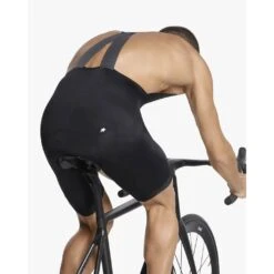 Assos EQUIPE R Bib Shorts S9 Black Series Homme Noir -Pédale Libre main Capture d cran 2023 03 02 14.20.50 807e