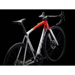 Trek Emonda SL 6 Pro Di2 18 Trek Emonda SL 6 Pro Di2 -Pédale Libre main EmondaSL6Pro 23 36977 B Alt1 635b