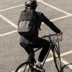 POC Daypack 25L Uranium Black Noir 8 POC Daypack 25L Uranium Black Noir -Pédale Libre main PDP 20083 Daypack25L 1002 UraniumBlack 03 1200x c7a2