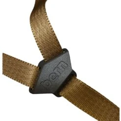 Bern Watts Classic Satin Black/Gold -Pédale Libre main casque velo urbain bern watts classic 1 7d2c