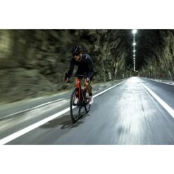 Pinarello Nytro E9 Dura-ace Di2 Princeton Grit 4540 -Pédale Libre main cfbcff9183901449bc91002ed36ec9b5 53d4