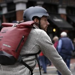 Ortlieb Commuter-Daypack City Rooibos 21 L Homme Bordeaux -Pédale Libre main commuterdaypack city irl 6647 1 d6dc