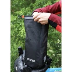 Ortlieb Fork-Pack Black Matt 4/1 L QLS Noir -Pédale Libre main fork pack img 9250 5948